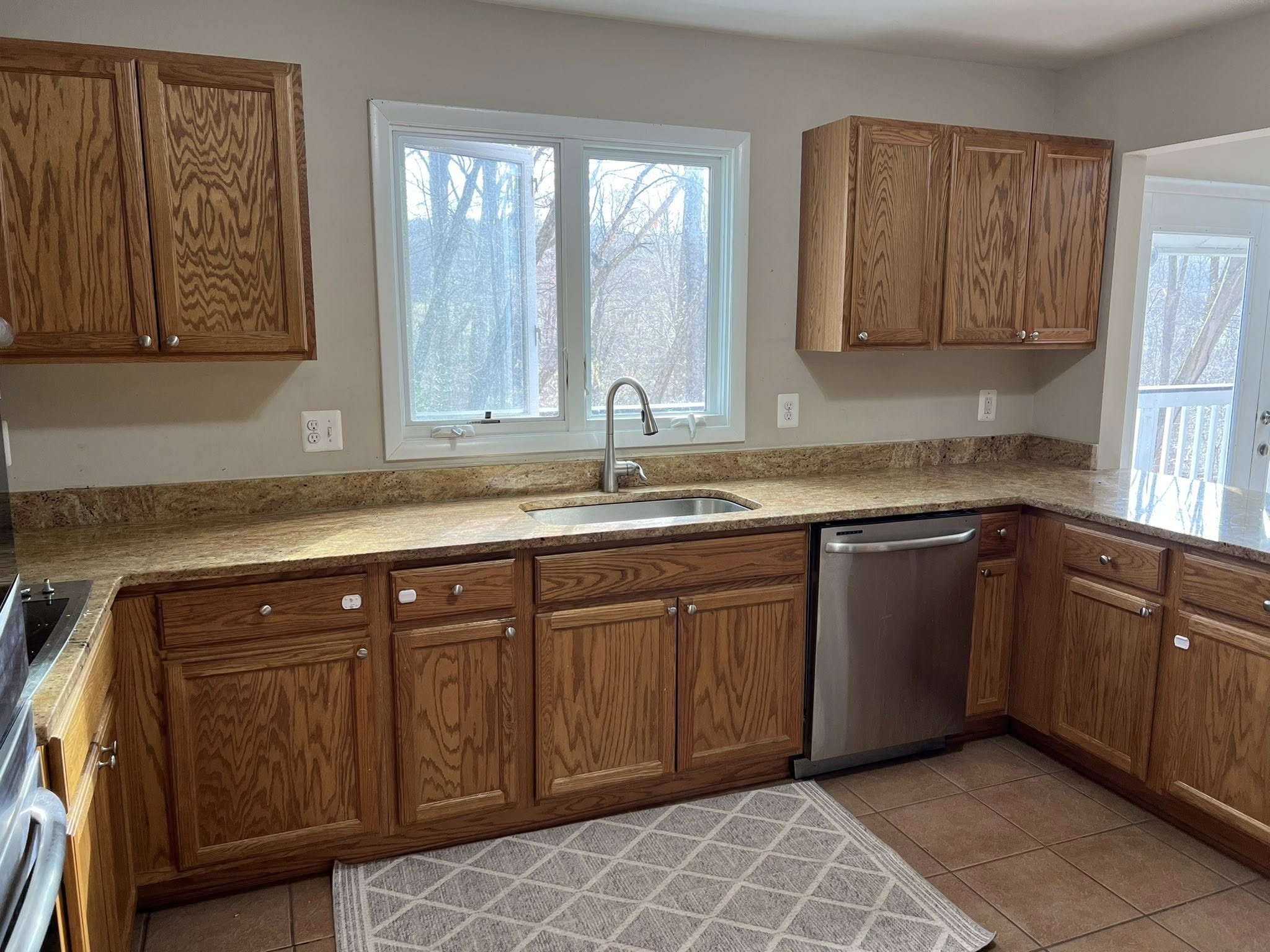 Kitchen before remodeling Warrenton VA dated countertops oak cabinets