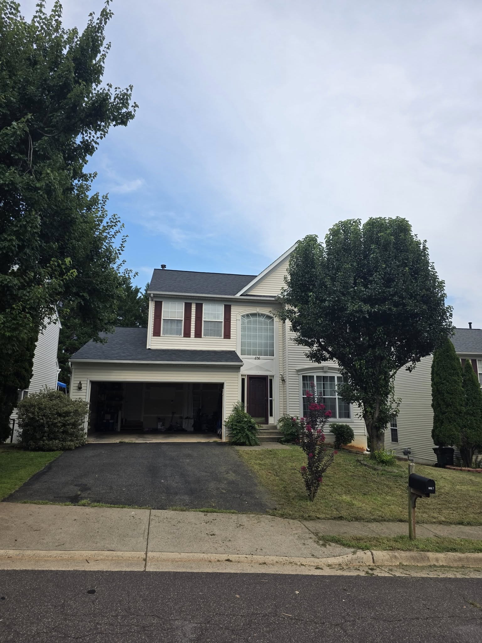 Roof replacement Warrenton VA colonial home
