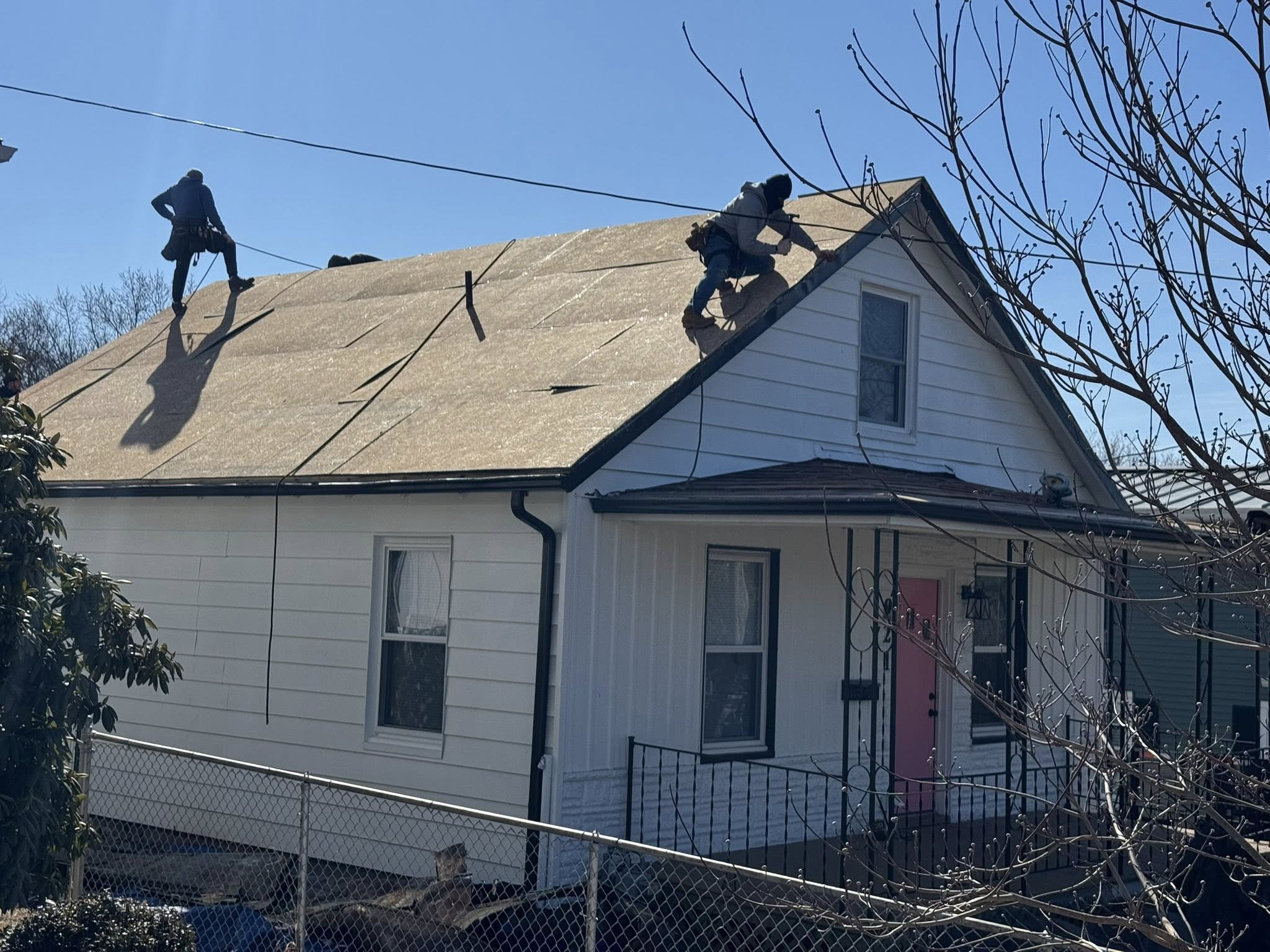 Roof replacement crew Warrenton VA
