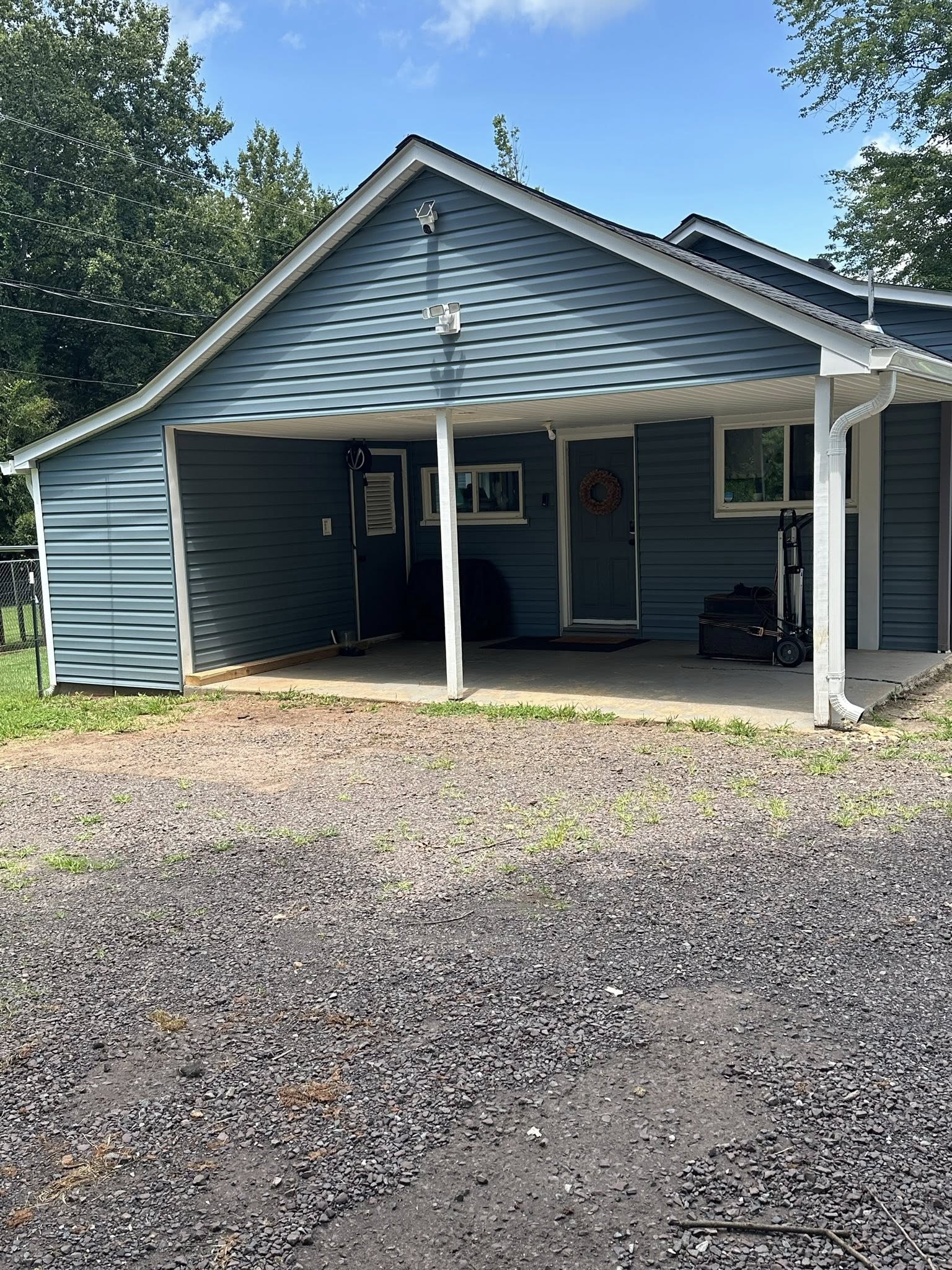 Siding contractor Warrenton VA carport view
